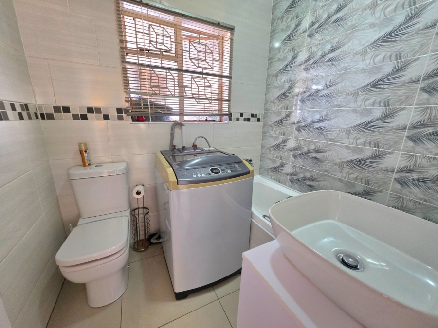 2 Bedroom Property for Sale in Bohlokong Free State